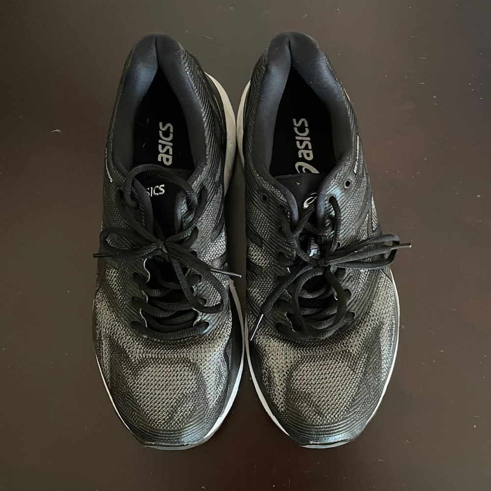 ASICS black sneakers Guidance Line size 8 running walking